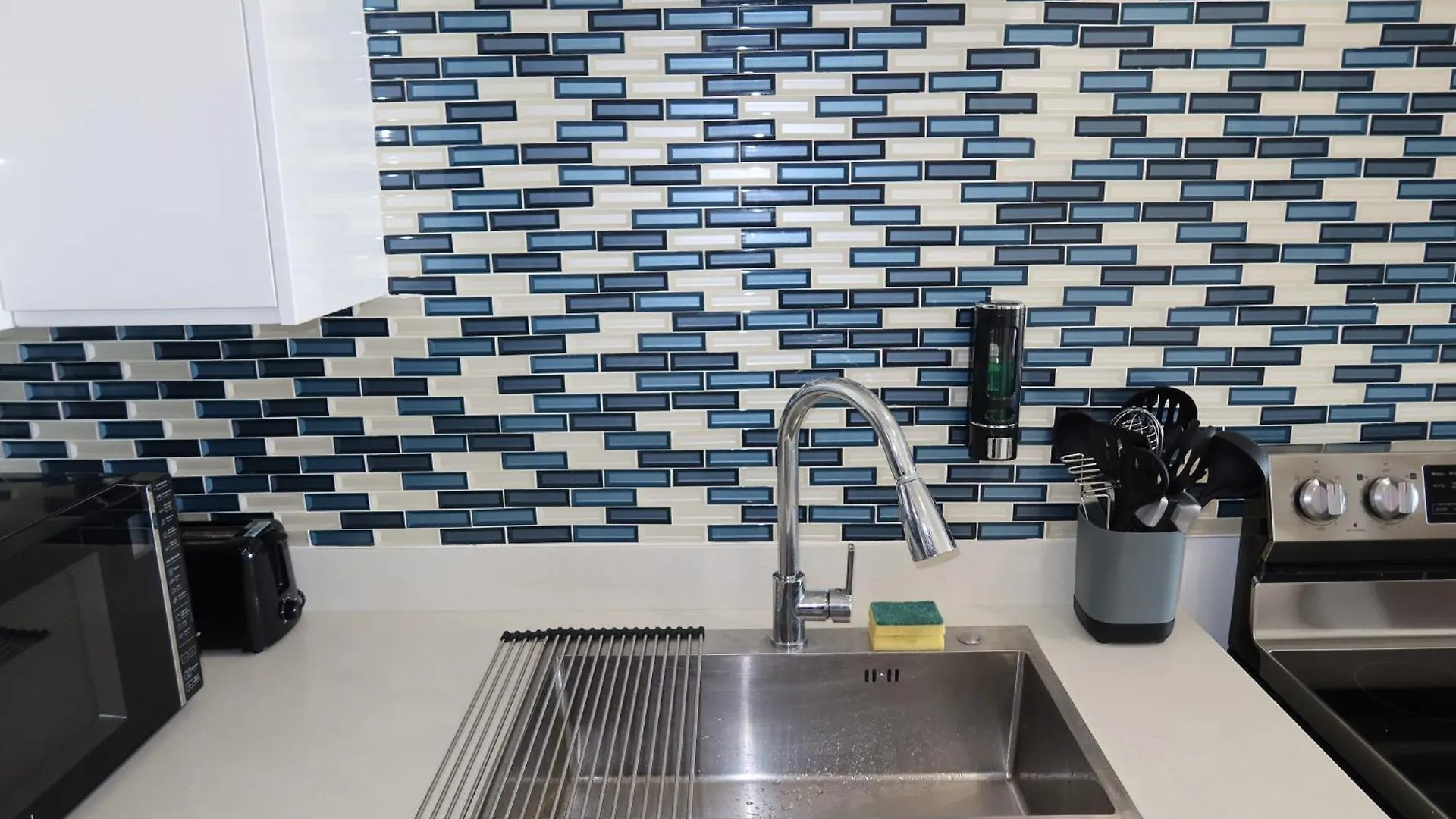 The Serene - Modern Luxury Apartment Kingston