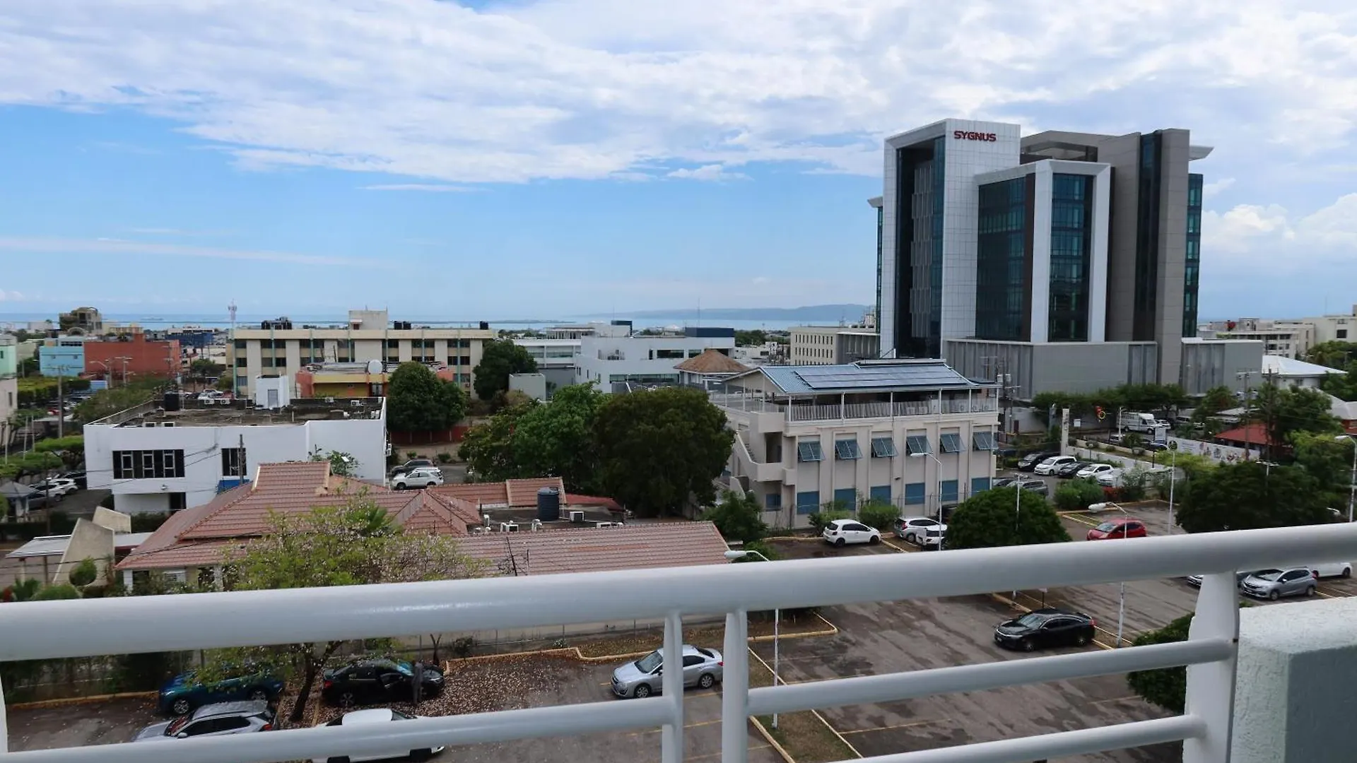 The Serene - Modern Luxury Apartment Kingston