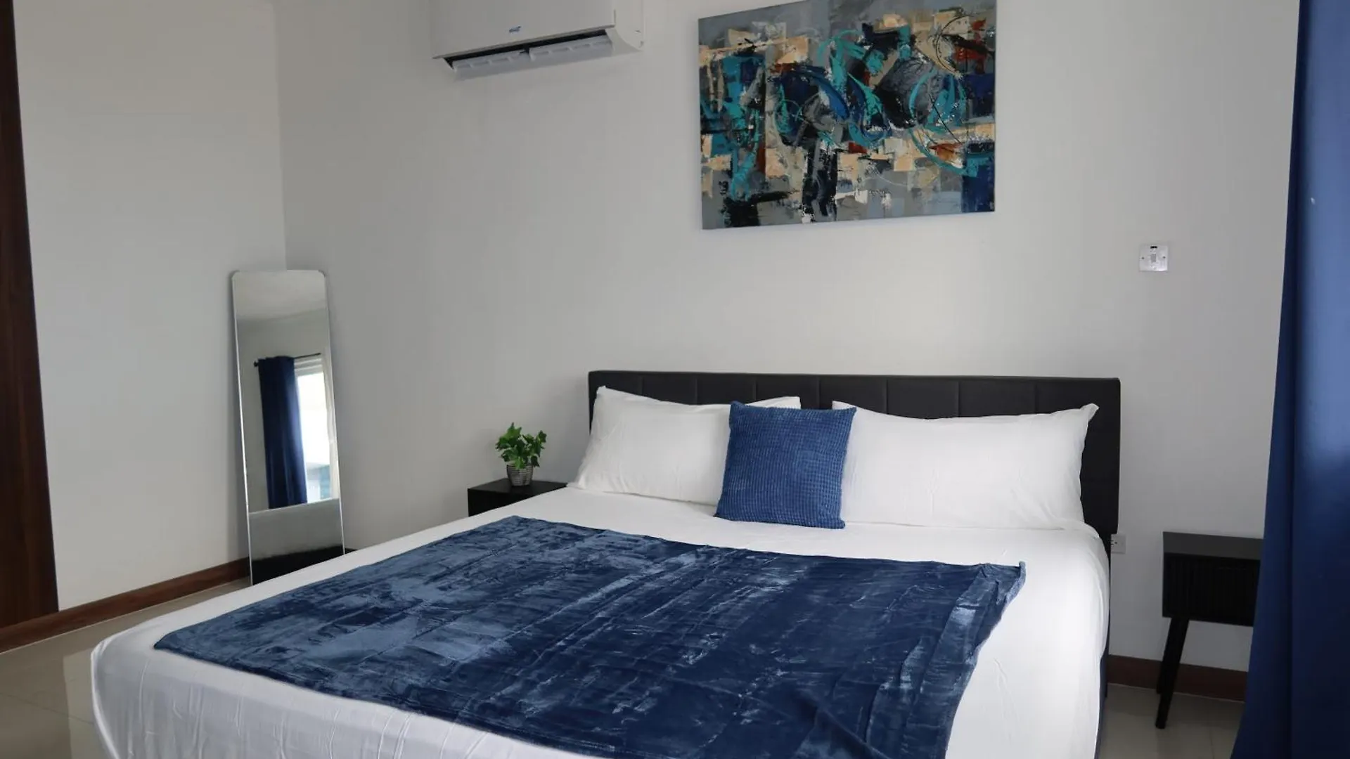 The Serene - Modern Luxury Apartment Kingston